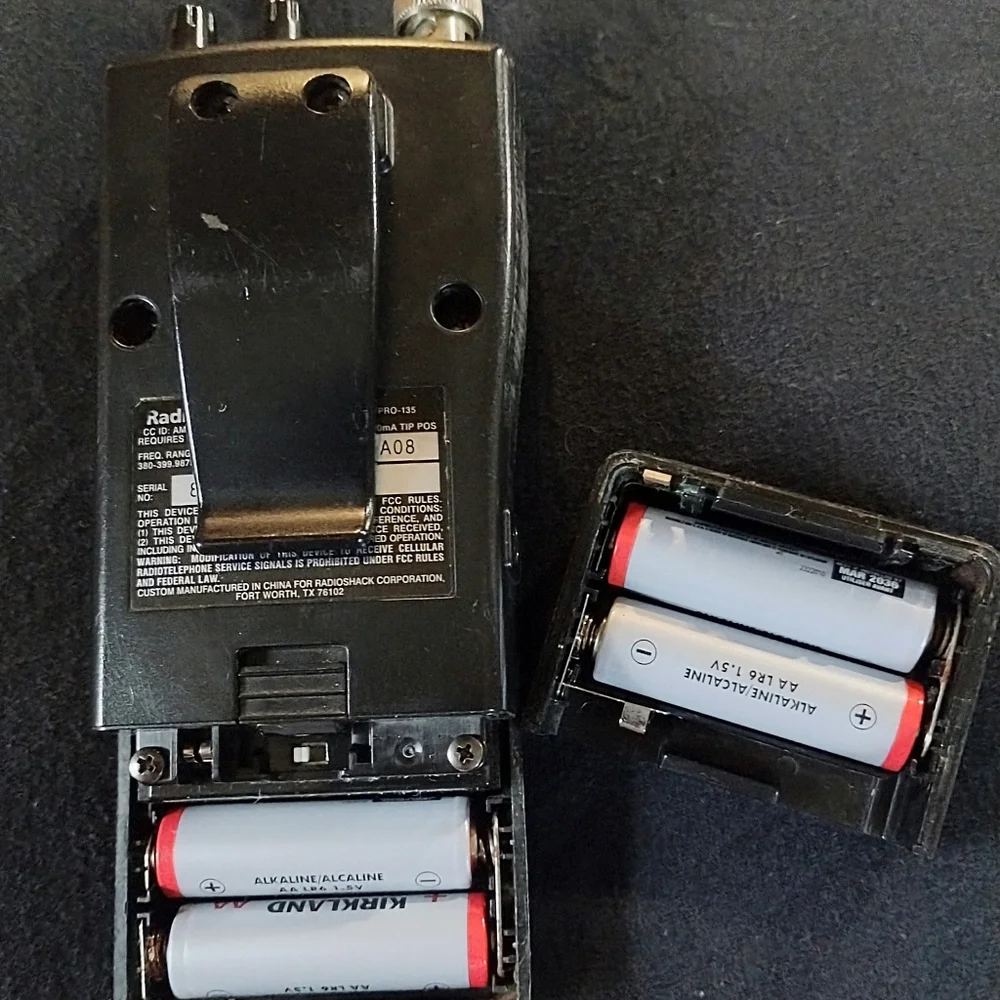 Radio Shack Scanner - Picture 2 of 7